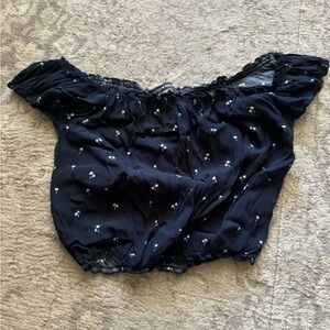 Brandy Melville off shoulder crop top